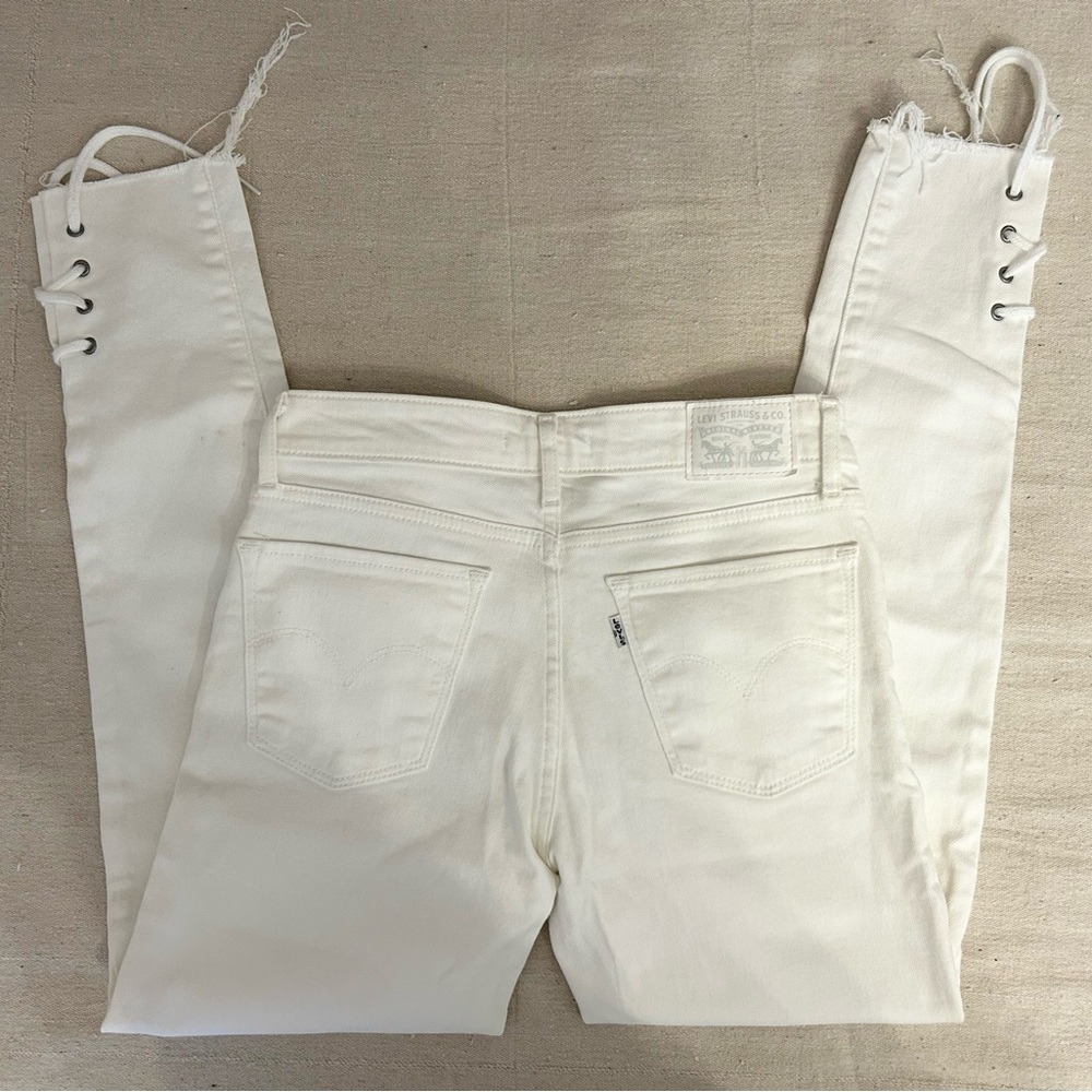 Levi 711 Skinny Women’s Cropped White Jeans with side laces
